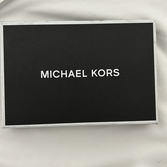Michael Kors Set Card Holder and key chain - Picture 8 of 8